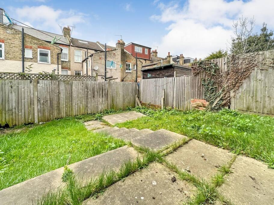 Newly Refurbished 3 Bed House Near London O2 Arena别墅 外观 照片